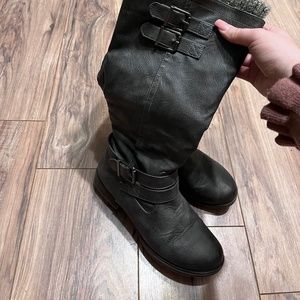 Long winter boots